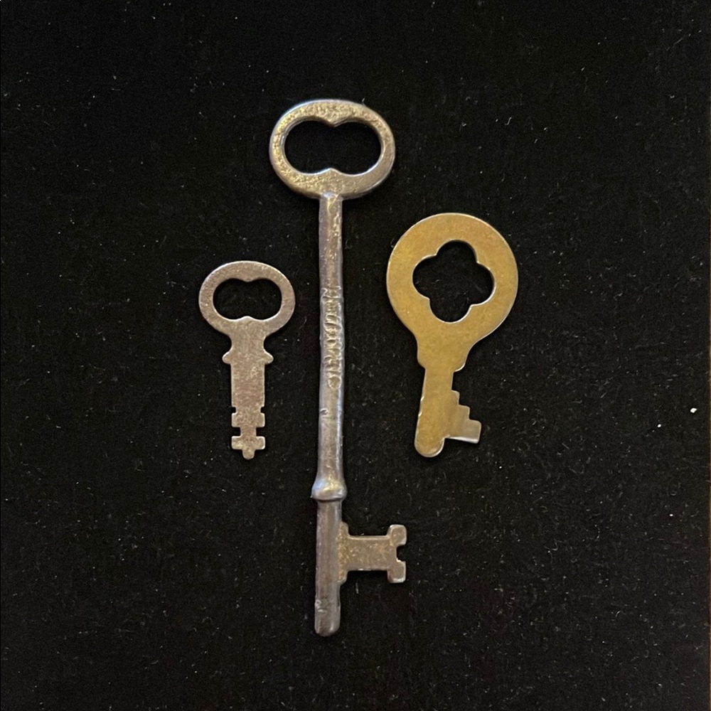 Vintage Skeleton Keys Set